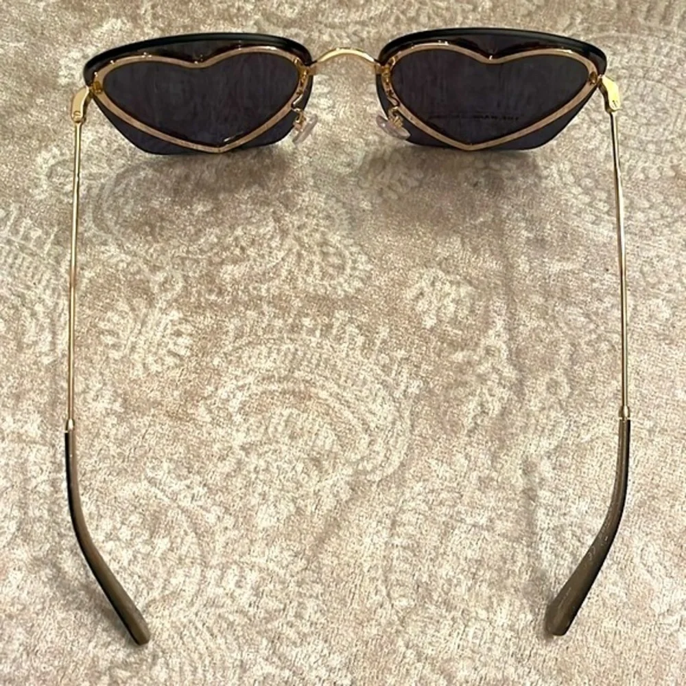 Brand New The Marc Jacobs Square Sunglasses w/ Gold Tone Metal Heart Shaped Rim